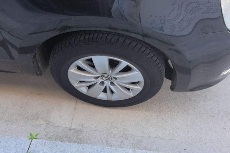Used Volkswagen Sharan 2013 1.8TSI Standard Model Euro IV Right Front Wheel Hub