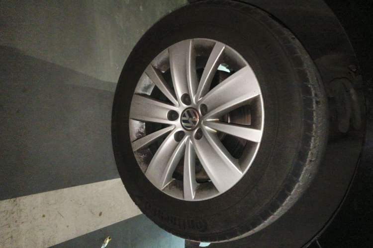 Used Volkswagen Sharan 2013 1.8TSI Standard Model Euro IV Right Front Wheel Hub