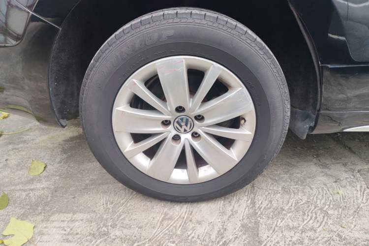 Used Volkswagen Sharan 2013 1.8TSI Standard Model Right Rear Wheel Hub