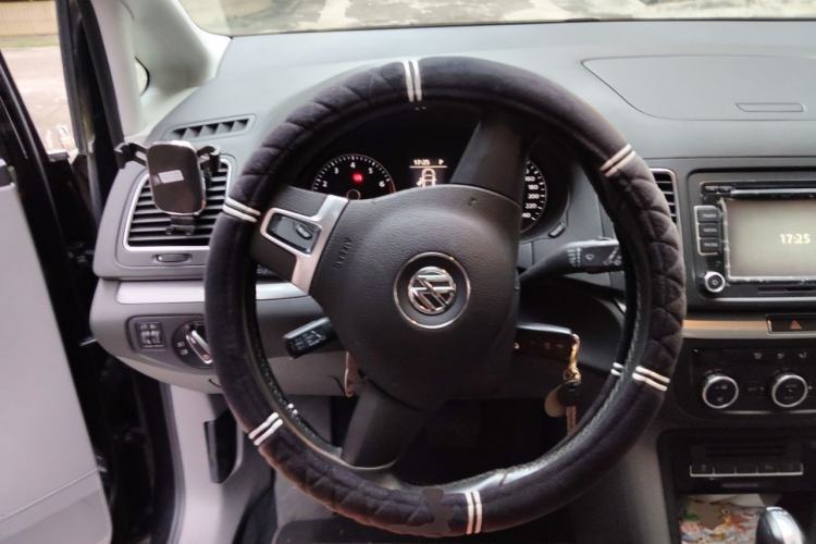 Used Volkswagen Sharan 2013 2.0 TSI Standard Model Steering Wheel