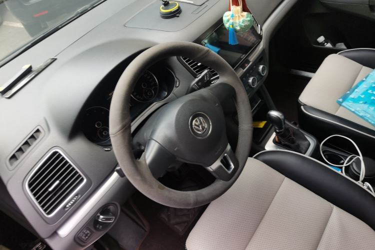 Used Volkswagen Sharan 2013 1.8TSI Standard Model Euro IV Steering Wheel