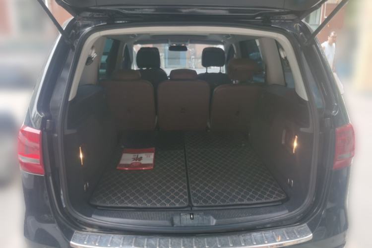 Used Volkswagen Sharan 2013 1.8TSI Standard Model Trunk