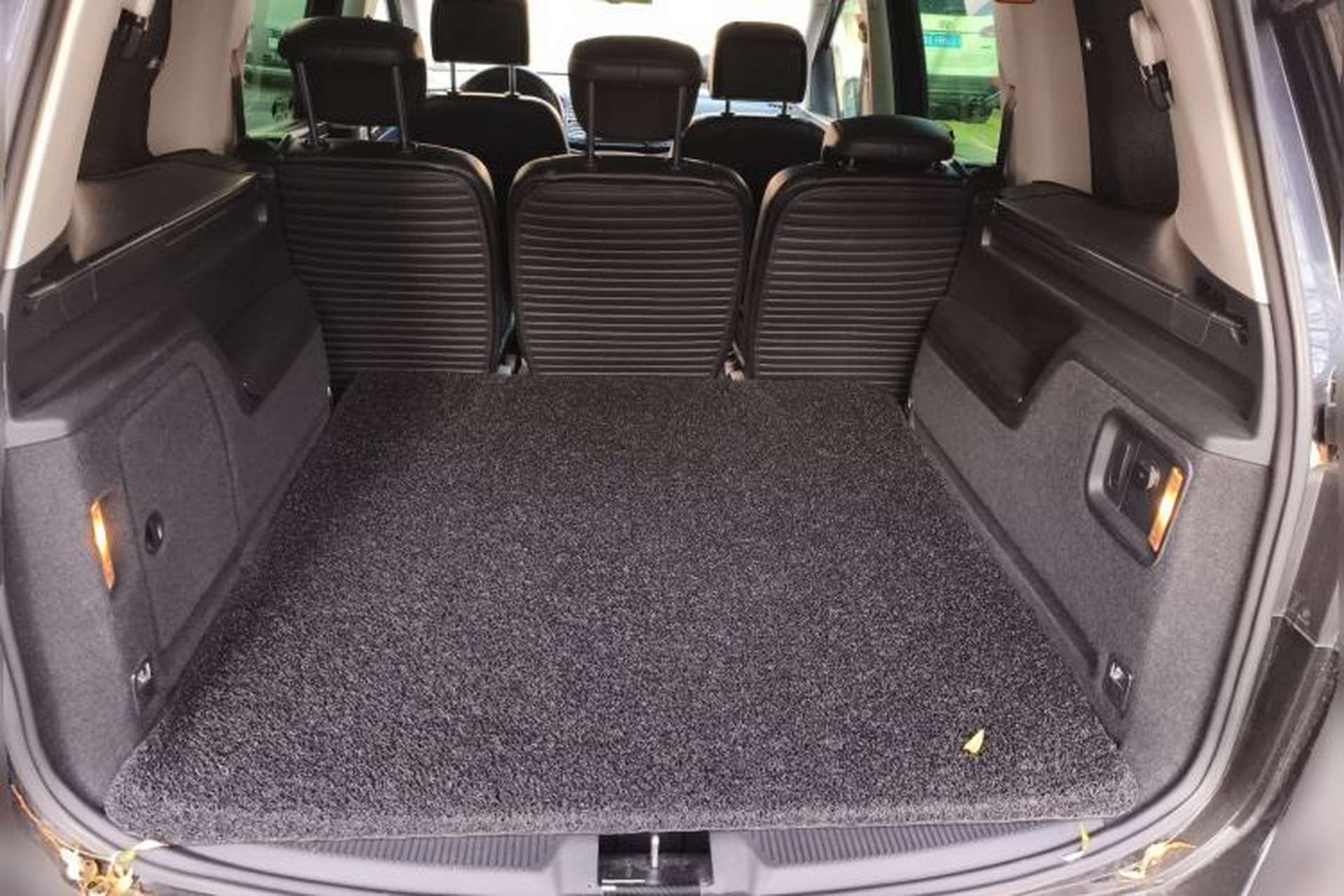 Used Volkswagen Sharan 2013 2.0 TSI Comfort Model Trunk