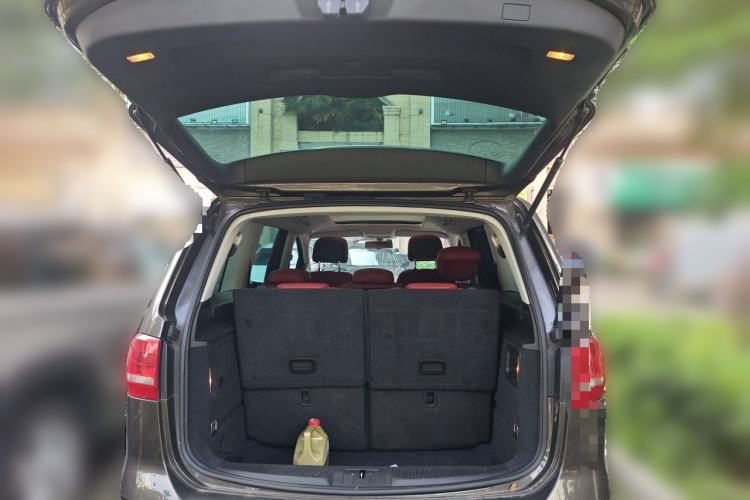 Used Volkswagen Sharan 2013 1.8TSI Standard Model Trunk
