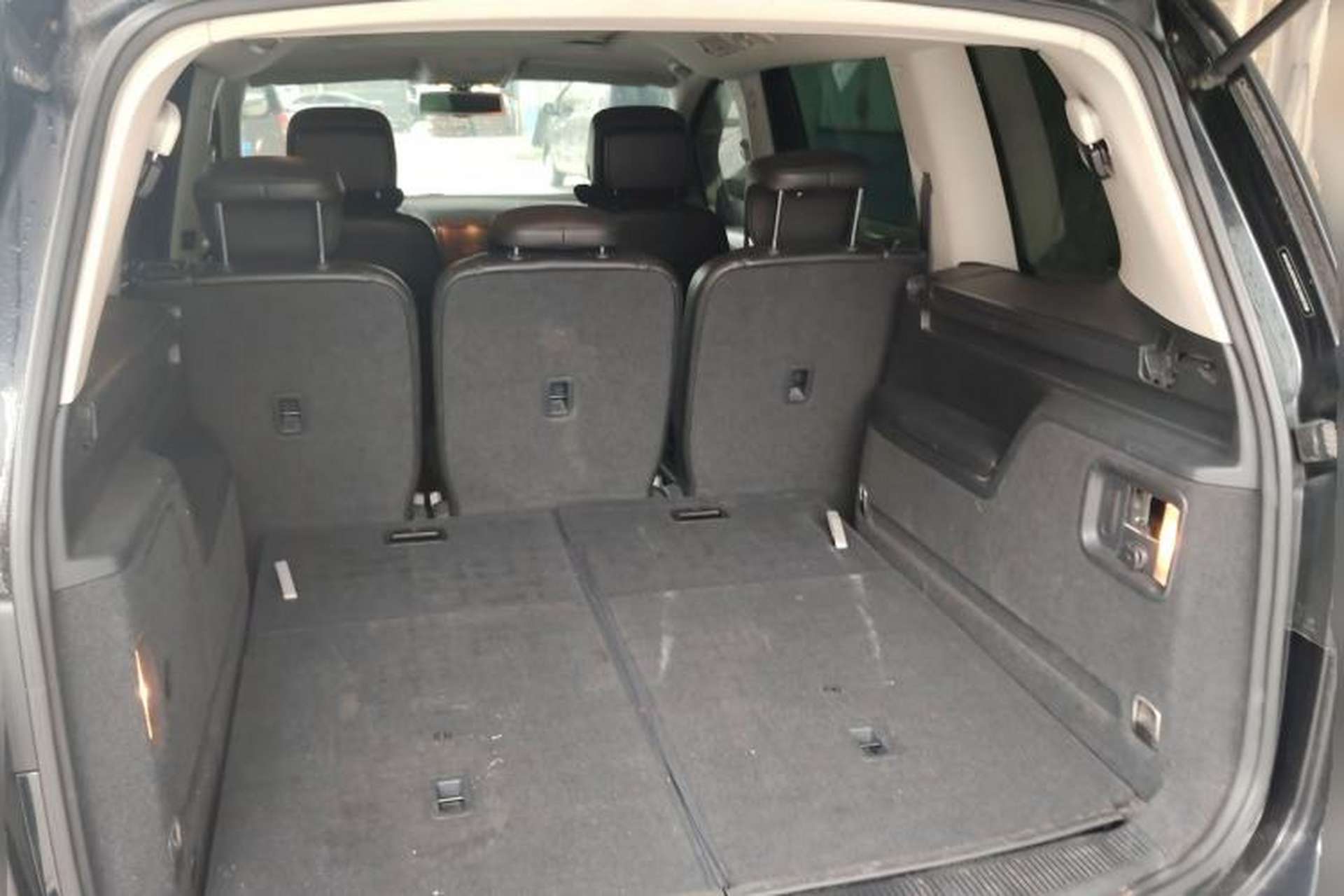 Used Volkswagen Sharan 2013 2.0 TSI Comfort Model Trunk