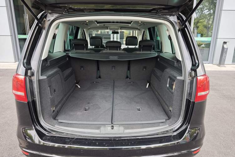 Used Volkswagen Sharan 2013 1.8TSI Standard Model Euro IV Trunk