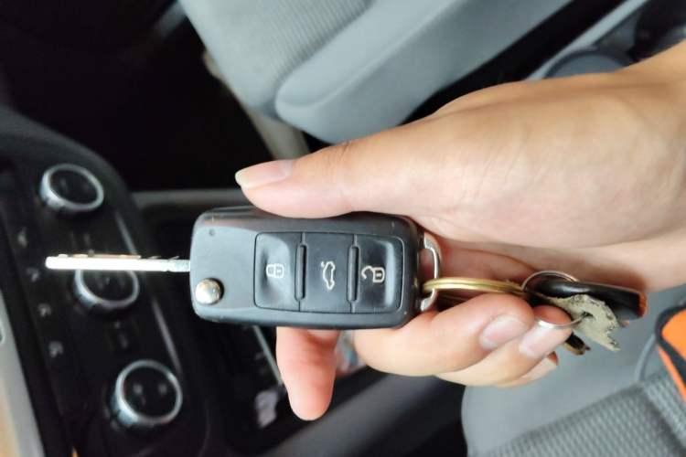 Used Volkswagen Sharan 2013 2.0 TSI Standard Model Vehicle Key