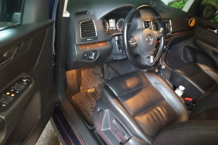 Used Volkswagen Sharan 2013 1.8TSI Comfort Model Euro IV Driver Seat