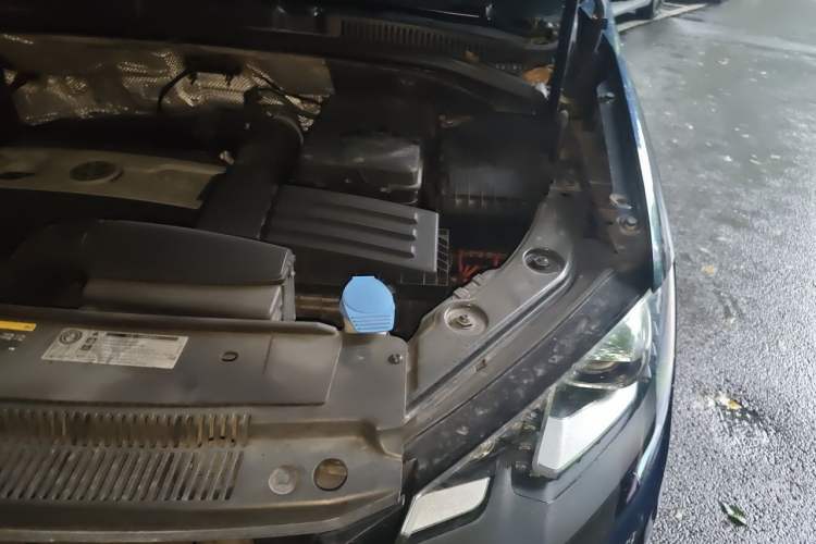 Used Volkswagen Sharan 2013 1.8TSI Comfort Model Euro IV Engine Bay Left