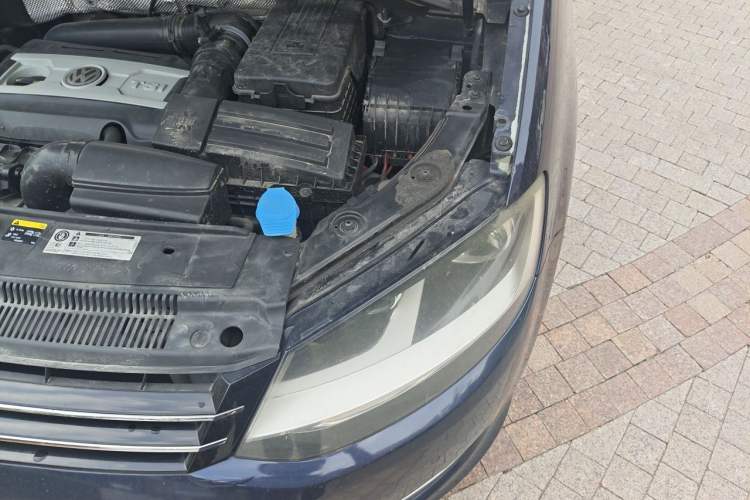 Used Volkswagen Sharan 2013 2.0 TSI Standard Model Engine Bay Left