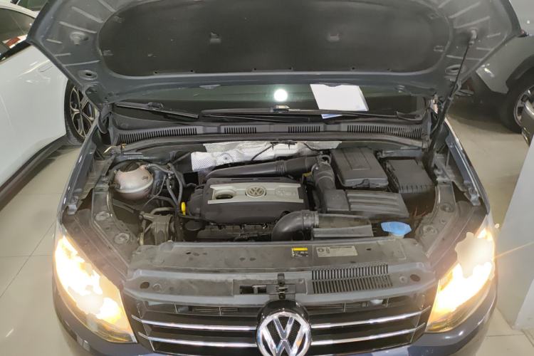Used Volkswagen Sharan 2013 2.0 TSI Comfort Model Engine Bay