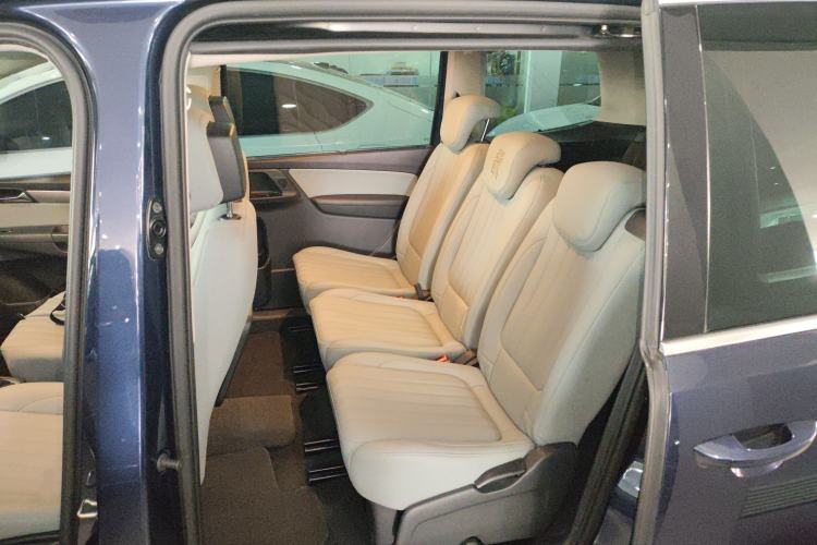 Used Volkswagen Sharan 2013 2.0 TSI Comfort Model Interior 4