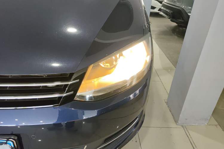 Used Volkswagen Sharan 2013 2.0 TSI Comfort Model Left Front Headlight