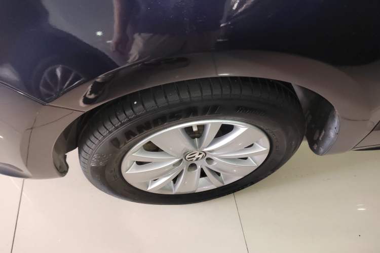 Used Volkswagen Sharan 2013 2.0 TSI Comfort Model Left Front Wheel Hub