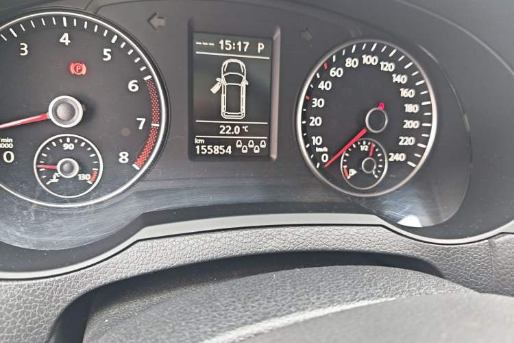 Used Volkswagen Sharan 2013 2.0 TSI Standard Model Odometer Close Up