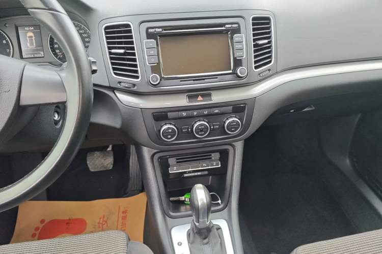 Used Volkswagen Sharan 2013 1.8TSI Standard Model Audio And AC Panel