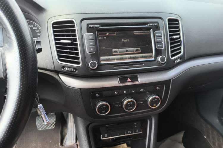 Used Volkswagen Sharan 2013 1.8TSI Standard Model Euro IV Audio And AC Panel