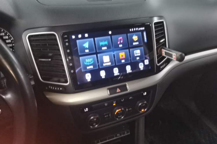 Used Volkswagen Sharan 2013 1.8TSI Standard Model Audio And AC Panel