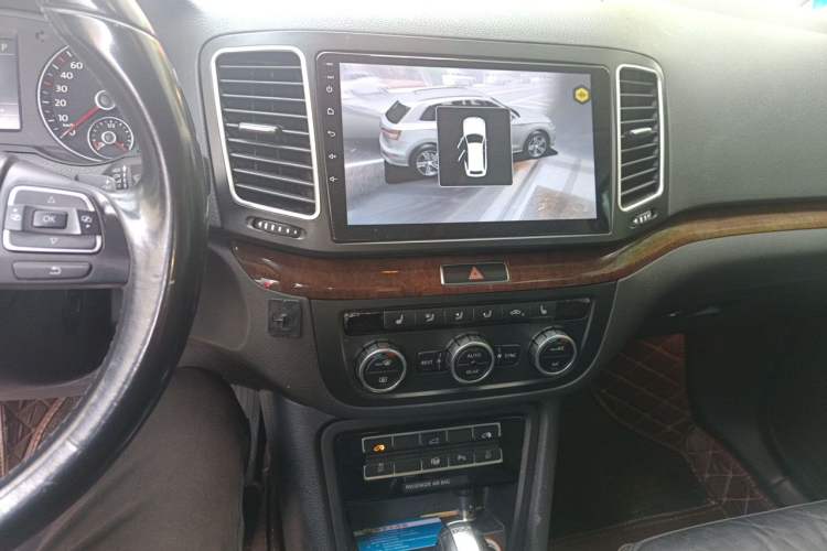 Used Volkswagen Sharan 2013 2.0 TSI Luxury Model Audio And AC Panel