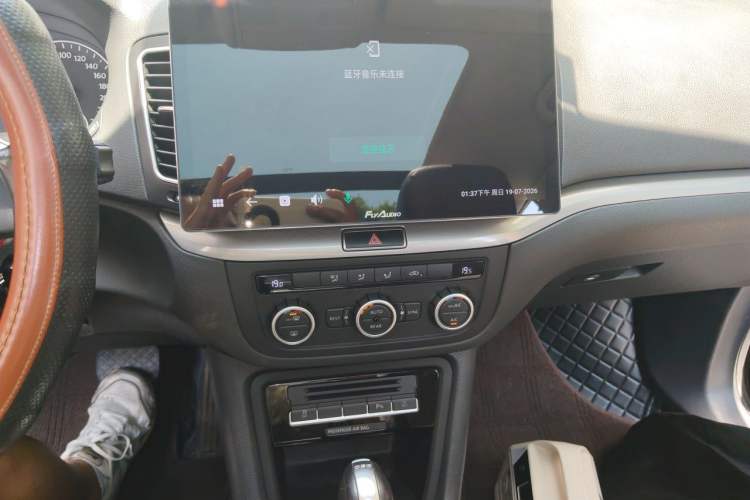 Used Volkswagen Sharan 2013 1.8TSI Standard Model Audio And AC Panel
