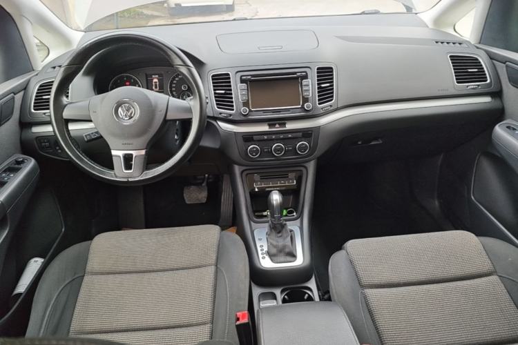 Used Volkswagen Sharan 2013 1.8TSI Standard Model Center Console