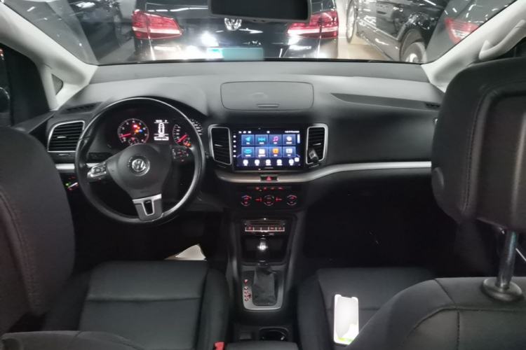 Used Volkswagen Sharan 2013 1.8TSI Standard Model Center Console