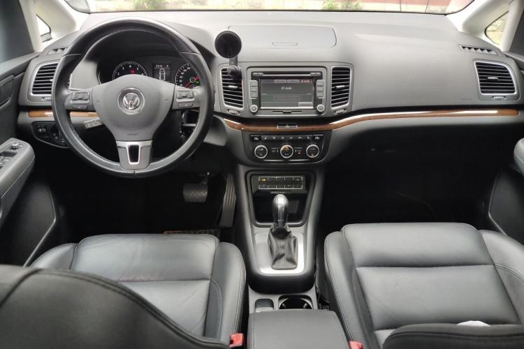 Used Volkswagen Sharan 2013 1.8TSI Standard Model Euro IV Center Console