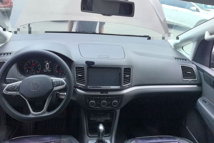Used Volkswagen Sharan 2013 2.0 TSI Standard Model Center Console