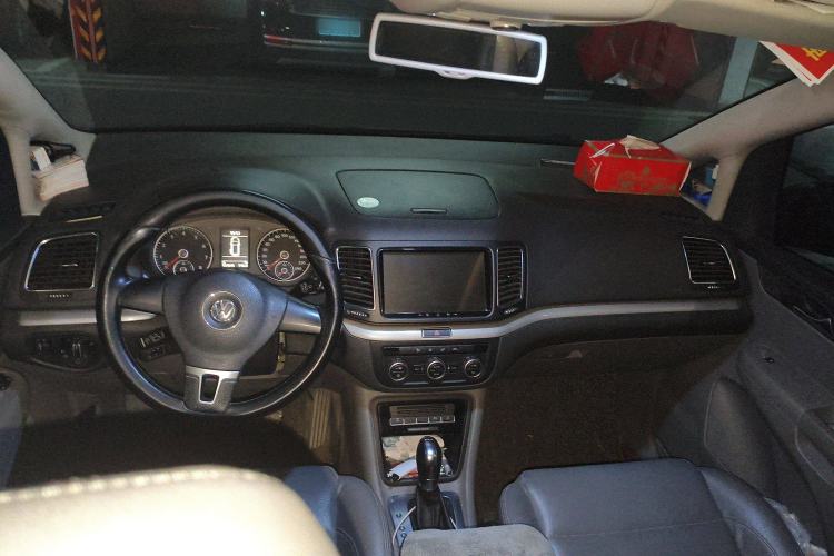 Used Volkswagen Sharan 2013 2.0 TSI Standard Model Center Console