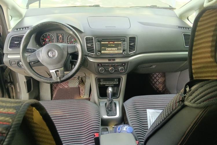 Used Volkswagen Sharan 2013 1.8TSI Standard Model Euro IV Center Console
