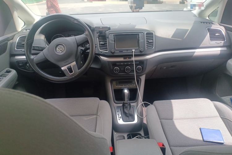 Used Volkswagen Sharan 2013 1.8TSI Standard Model Center Console