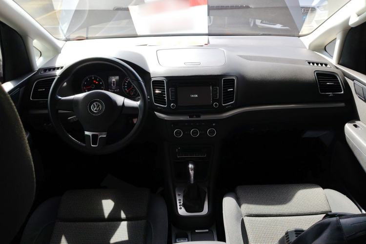 Used Volkswagen Sharan 2013 2.0 TSI Standard Model Center Console