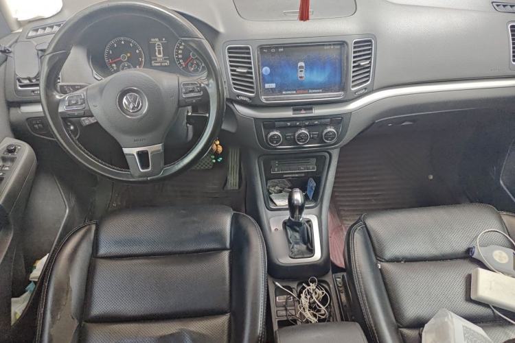 Used Volkswagen Sharan 2013 1.8TSI Standard Model Euro IV Center Console