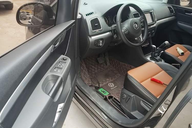 Used Volkswagen Sharan 2013 1.8TSI Standard Model Driver Seat