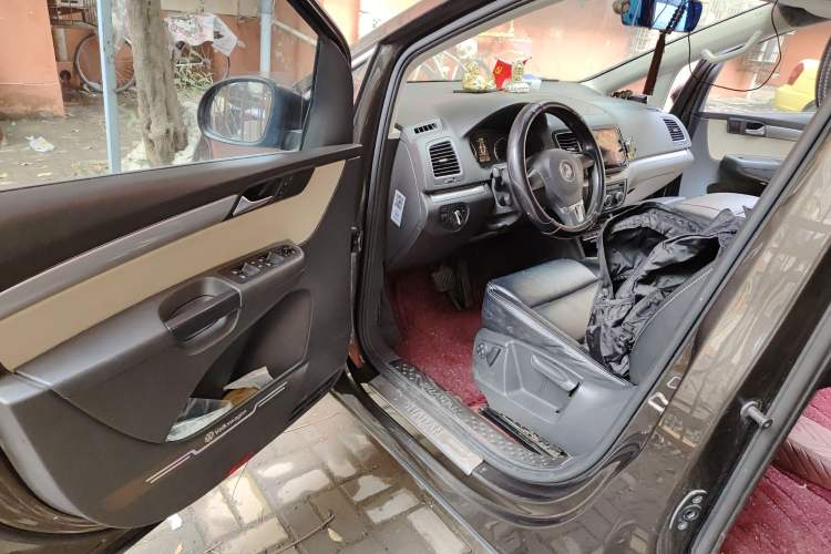 Used Volkswagen Sharan 2013 1.8TSI Standard Model Euro IV Driver Seat