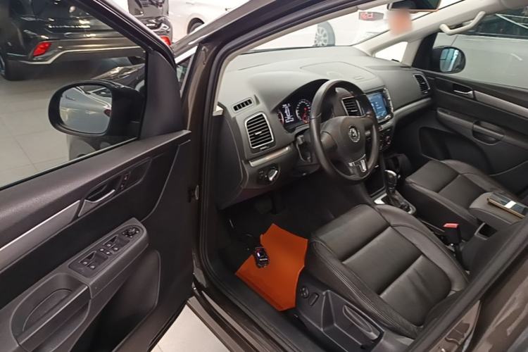 Used Volkswagen Sharan 2013 1.8TSI Standard Model Driver Seat