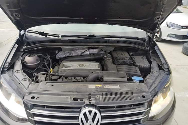 Used Volkswagen Sharan 2013 1.8TSI Standard Model Engine Bay