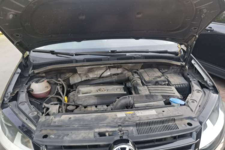 Used Volkswagen Sharan 2013 1.8TSI Standard Model Engine Bay