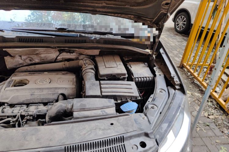 Used Volkswagen Sharan 2013 1.8TSI Standard Model Euro IV Engine Bay Left