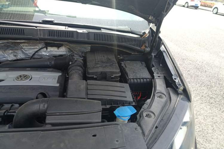 Used Volkswagen Sharan 2013 2.0 TSI Luxury Model Engine Bay Left