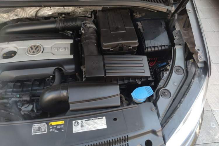 Used Volkswagen Sharan 2013 1.8TSI Standard Model Euro IV Engine Bay Left