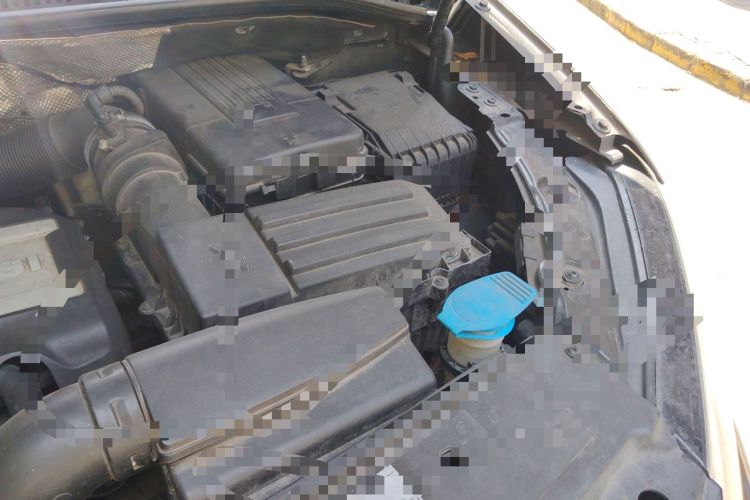 Used Volkswagen Sharan 2013 1.8TSI Standard Model Engine Bay Left