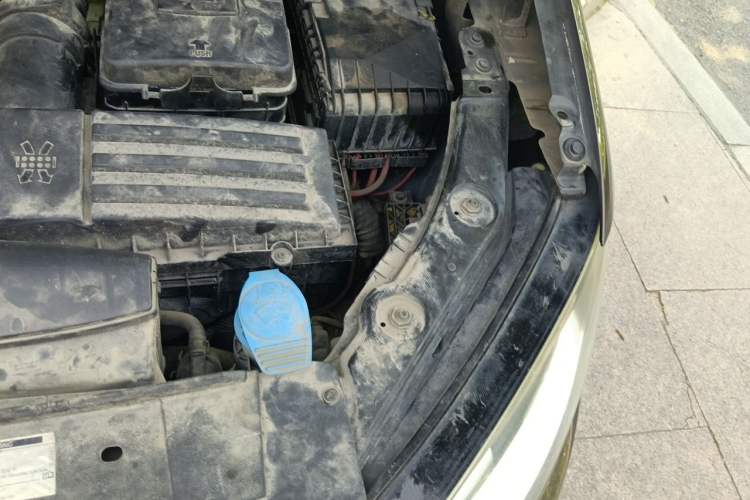 Used Volkswagen Sharan 2013 1.8TSI Standard Model Euro IV Engine Bay Left