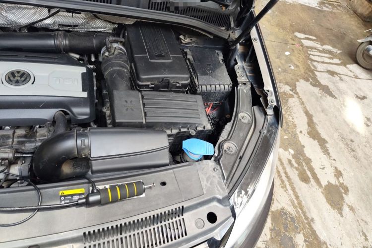 Used Volkswagen Sharan 2013 1.8TSI Comfort Model Euro IV Engine Bay Left