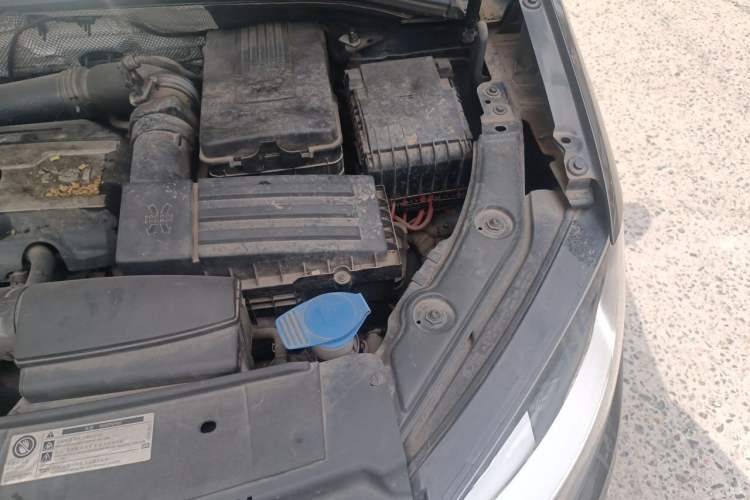 Used Volkswagen Sharan 2013 1.8TSI Standard Model Engine Bay Left