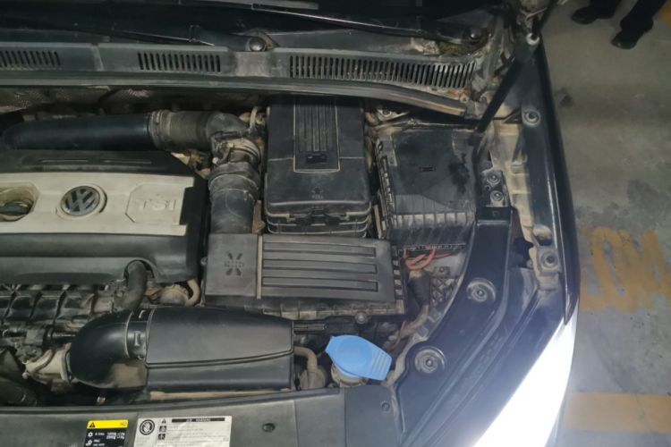 Used Volkswagen Sharan 2013 2.0 TSI Standard Model Engine Bay Left