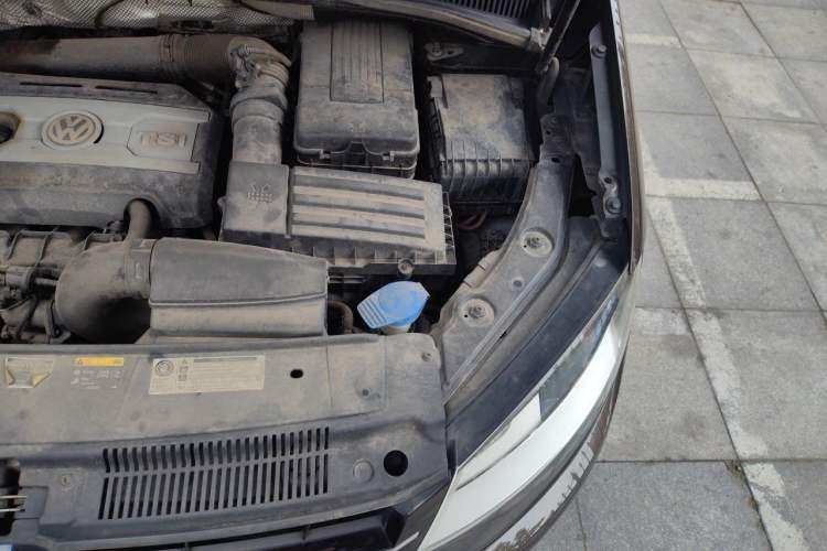 Used Volkswagen Sharan 2013 1.8TSI Standard Model Engine Bay Left