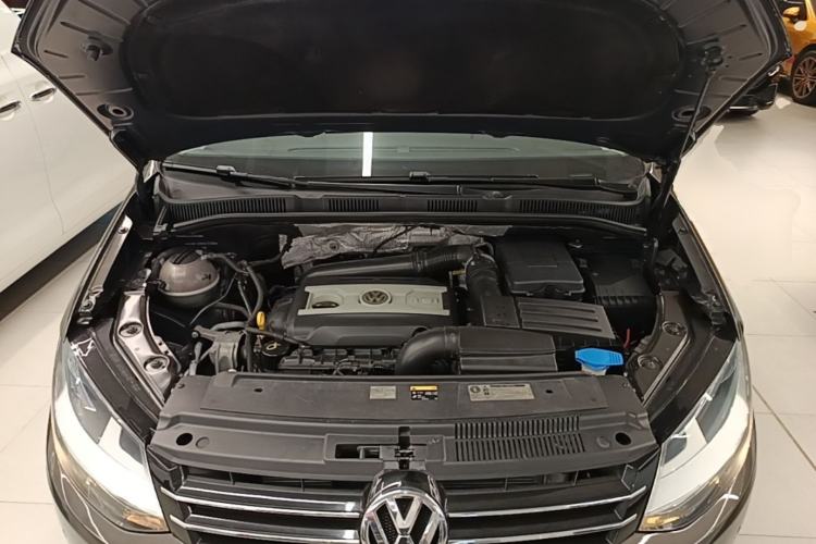 Used Volkswagen Sharan 2013 1.8TSI Standard Model Engine Bay