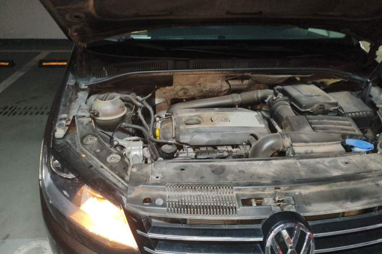 Used Volkswagen Sharan 2013 2.0 TSI Standard Model Engine Bay Right