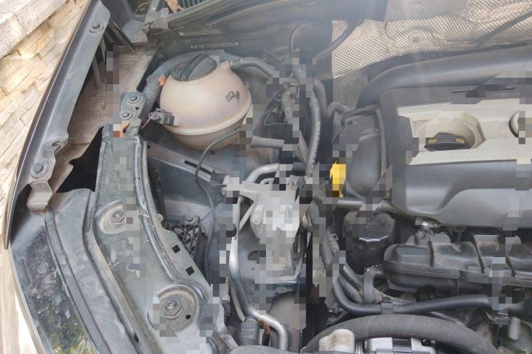 Used Volkswagen Sharan 2013 1.8TSI Standard Model Engine Bay Right